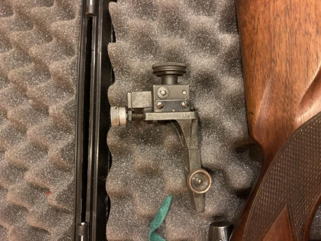 Carabina cerrojo SAKO P72 Finnscout
Calibre 22lr. Guiada en E.
Cañón cónico. Acción Heavy. Culata Montecarlo.
La 11
