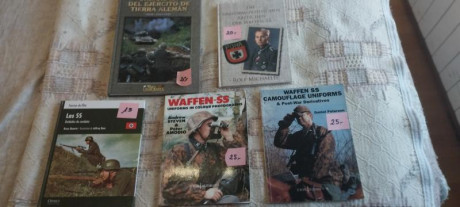 Vendo Libros uniformes alemanes WW2 , en Español, inglés y alemán,seminuevos, desde 20€ interesados más 142