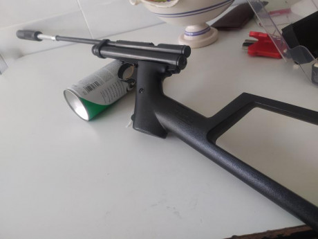 Vendo crossman 2240 con tuning de culata, cañón de 370mm , brench metálico y moderador precio 199€+envio 10