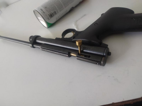 Vendo crossman 2240 con tuning de culata, cañón de 370mm , brench metálico y moderador precio 199€+envio 20