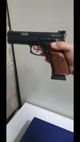 Pongo en venta esta Shadow 01 de un compañero del club bien cuidada solo utilizada en precisión lo que 00