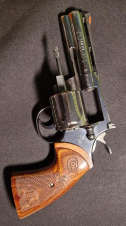  NUEVO PRECIO.  Vendo revolver Colt Python calibre .357 Magnum de 4”. 
El revolver esta guiado en F. en 02