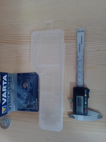 Vendo calibre digital con poco uso , con su caja de plástico y con 2 pilas de botón varta
21 €  con envío 00