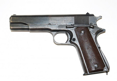 Un compañero del club vende esta preciosidad, se trata de una pistola en calibre 45 acp  modelo 1911A1 02