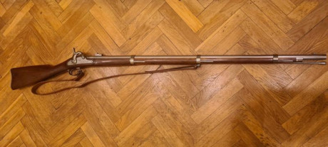 APALABRADO      Vendo Sprinfield de euroarms con pocos tiros, 3 rayas,  madera con veta clara y oscura. 00