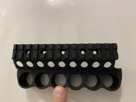 Portacartuchos MESA TACTICAL para BENELLI M4 SUPER 90, para 6 cartuchos. 
Como nuevo.
 100 € envio incluido. 10