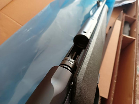 Buenas, vendemos esta unidad de rifle Blaser R8 Profesional en calibre 30-06 sin estrenar solo sacado 01