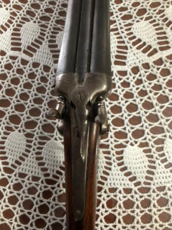 Hola.
Un conocido quiere vender esta antigua escopeta marca S.E.A.M (Sociedad Española de Armas y Municiones) 00