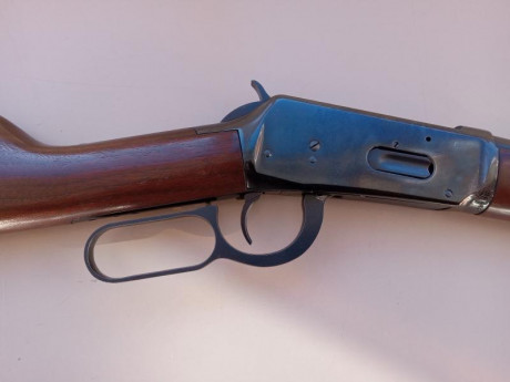 Se vende rifle Winchester 94, usado pero en buen estado de conservación. Va acompañado de su correspondiente 01