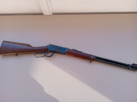 Se vende rifle Winchester 94, usado pero en buen estado de conservación. Va acompañado de su correspondiente 00