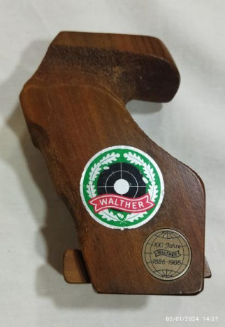 Hola compañeros del Tiro Olp. Y foreros.

Pongo a la venta estas cachas anatómicas DIESTRA de una antigua 01