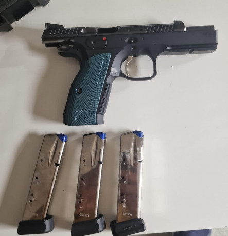 Retirada de la venta y se la queda
Mi amigo ha subido a 2 categoría y ahora ya tiene cupo.
Gracias a todos 01