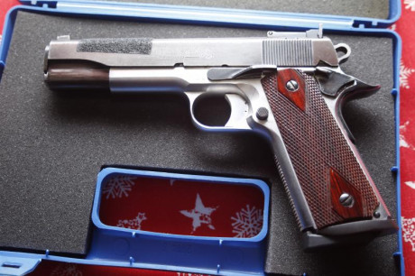 Vendo Colt 1911 MK IV Serie 80 con estuche y dos cargadores. 
El arma se encuentra en La Coruña. 475€. 02