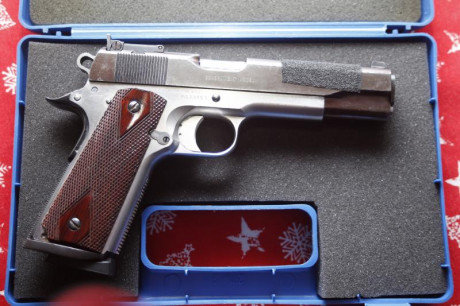 Vendo Colt 1911 MK IV Serie 80 con estuche y dos cargadores. 
El arma se encuentra en La Coruña. 475€. 01