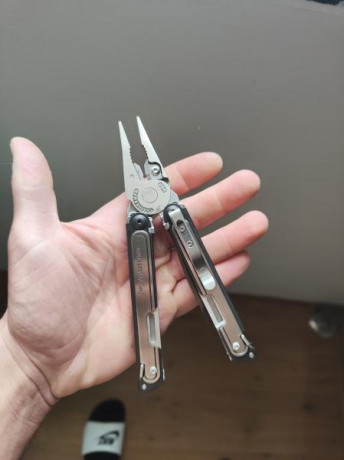 Vendida.
Se vende leatherman arc magnacut.
La multiherramienta es nueva, con su caja, bits y funda. 00