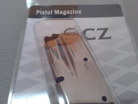 Vendo cargador para CZ75 nuevo sin usar y sin abrir en su envoltorio, original de CZ , es de 16 disparos, 02