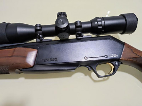 Se vende rifle semiautomático cal. 30.06 con visor Konuspro M30 1.5-6 x 44, solo usado para esperas,no 00