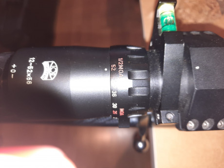 Excelente visor de 12x52x56, estado en general impecable, rebajado a 1700€. Incluye anillas IOR, nivel 02