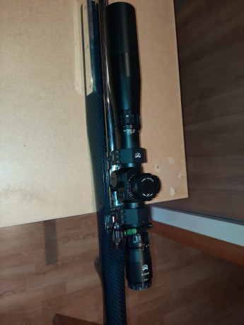 Excelente visor de 12x52x56, estado en general impecable, rebajado a 1700€. Incluye anillas IOR, nivel 00