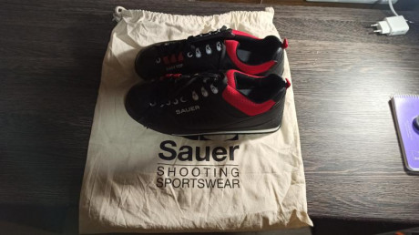 buenas ,vendo zapatos de tiro SAUER EASY TOP completamente nuevos ,no se an usado nuca.
son el numero 01