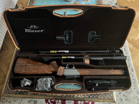     Se vende Blaser R 93 de Calibre 6,5x55 y otro cañón del 22 lr. (muy difícil de conseguir el cañón 02