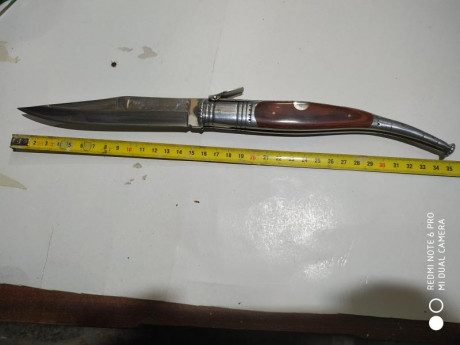 Mango de madera noble acero de calidad de las mejores tiene marcas en la hoja de rayaduras pero es impresionante
Vendida 41