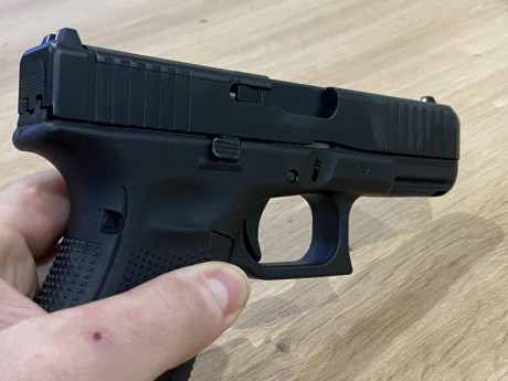 Pues eso pongo a la venta mi pistola Glock 19 gen 5 MOS comprada hace 2 años y pico NUEVA en Armería Marcos. 02