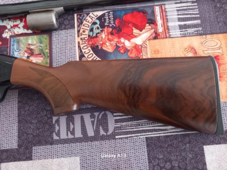 Beretta 302 con dos cañones, ambos de 18.3 y 67cm, uno de 3* y el otro de 4*. Maderas NUEVAS SIN ESTRENAR, 11