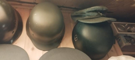 Vendo réplicas cascos y gorras alemanas segunda guerra mundial, precio por unidad gorras plato 45€, cascos 01
