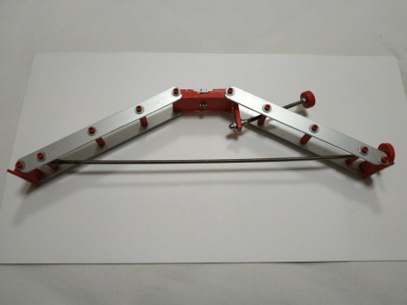 Vendo  carabina Feinwerkbau 2600  (calibre 22lr) con  maleta rígida  y  bípode .

Tiene roces en la pintura 01