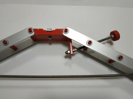 Vendo  carabina Feinwerkbau 2600  (calibre 22lr) con  maleta rígida  y  bípode .

Tiene roces en la pintura 31