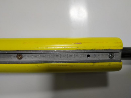 Vendo  carabina Feinwerkbau 2600  (calibre 22lr) con  maleta rígida  y  bípode .

Tiene roces en la pintura 61