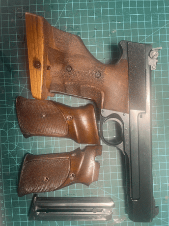Pistola Smith&wesson Mod, 41 calibre 22LR en perfecto estado, adjunto cachas anatómicas Morini y muelles 81