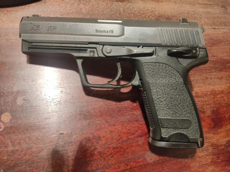 El arma se encuentra en Madrid, guiada en A, preferiblemente venta en mano, 300€.

No tiene maletín de 00