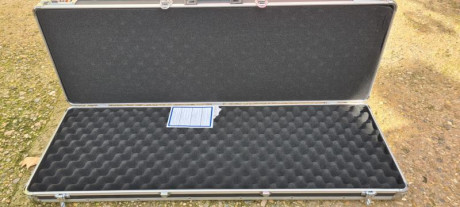 Se vende por no usa Maletin para transporte de ARMAS HMF 14404-02 SIN ESTRENAR.

El HMF maletín de rifles 02