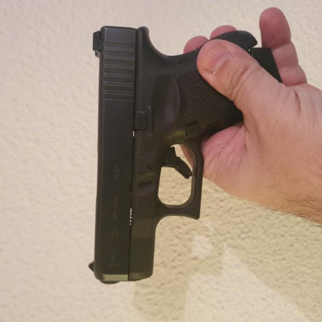 Vendo Glock 26 por falta de uso, en perfecto estado.

Incluye lo que se aprecia en las fotos, se puede 41