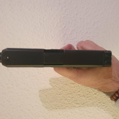 Vendo Glock 26 por falta de uso, en perfecto estado.

Incluye lo que se aprecia en las fotos, se puede 40