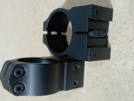 Altura media, para tubo de 25mm.

Sin un solo golpe o rozadura.

Precio 56€ con envío. 00