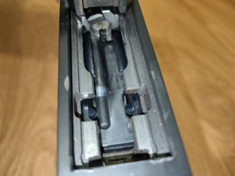 Lo dicho, pongo con gran pesar mi CZ VZ 858 calibre .222R. El rifle esta bastante equipado, como se ve 12