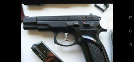 Hola vendo pistola CZ 75 B, con Kit del 22 LR. Esta guiada en F, con sus dos estuches,  2 cargadores de 41