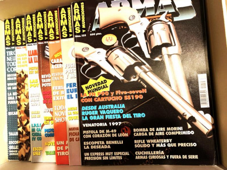 Hola a todos:

Vendo 62 revistas de la colección  "Armas y Municiones" , en perfecto estado 01
