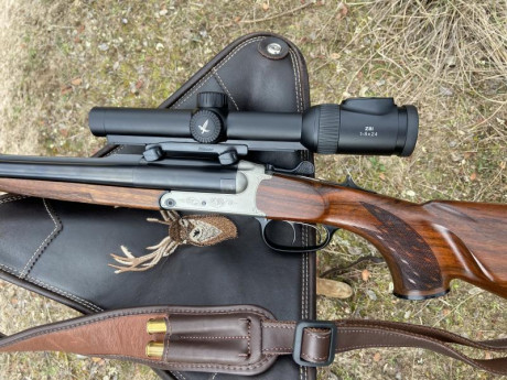 Precioso rifle express paralelo en calibre 9,3x74R. regulables en convergencia para un óptimo centrado 10