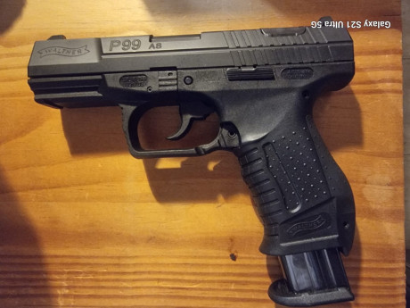 Se vende esta pistola sin uso, no tendrá ni 100 disparos 
Está en Madrid con licencia F y precio de 320€
Maletín 00