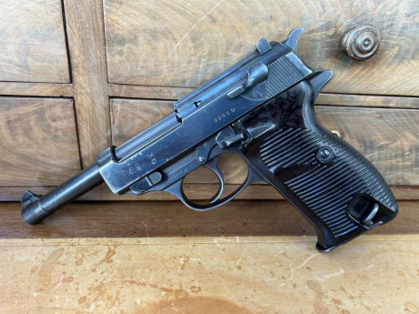 Se vende magnifica pistola Walther P38 AC41 segunda serie 9para. guiada en F con pavonado original, todos 01