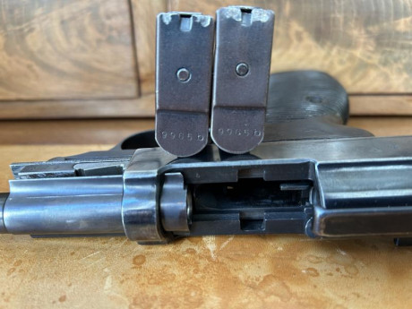 Se vende magnifica pistola Walther P38 AC41 segunda serie 9para. guiada en F con pavonado original, todos 00