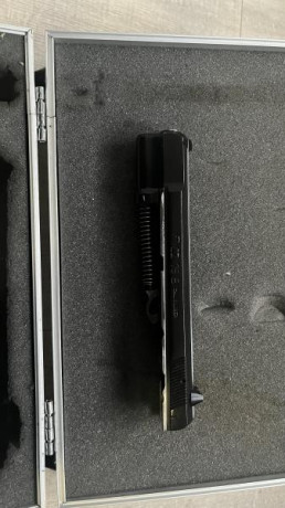 Buenas, vendo cz75 B en 9 pb y el kit kadet del 22lr, 2 cargadores del 9 y 2 del 22lr, 750€ con portes 00
