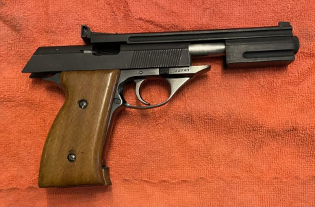 Vendo pistola Astra TS22, con dos cargadores, un contrapeso de repuesto y cachas anatomicas, una de las 01