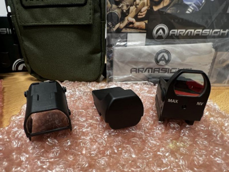 Mira de colimación en miniatura MCS

El Armasight MCS (Miniature Collimating Sight) es una mira de colimación 11