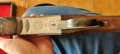 Se vende  Beretta 682  (bascula blanca)  Sporting de 75cm  con choques originales beretta. Desde 1* a 10