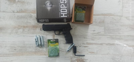 Buenas

se vende Pistola UMAREX HDP50, calibre .50, a estrenar.
Funcionamiento por CO2, pero nunca ha 02